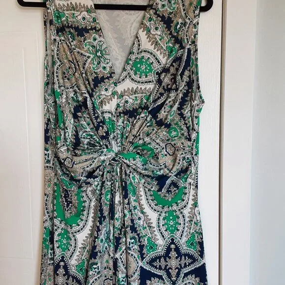 Dress - Picture 2 of 2